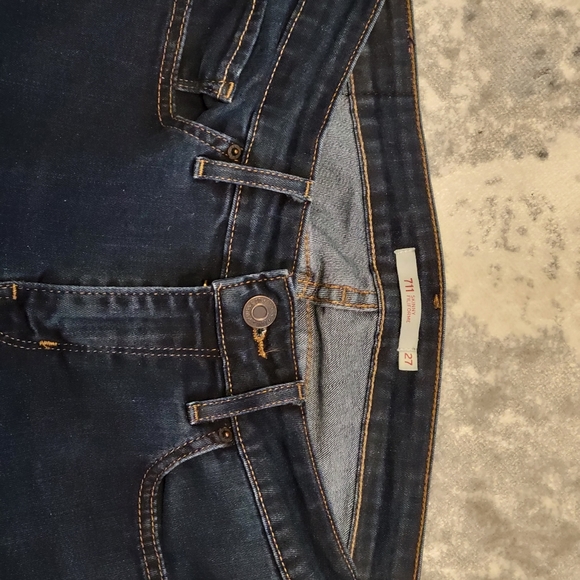 711 Skinny Levis  Size 27 - Picture 3 of 5